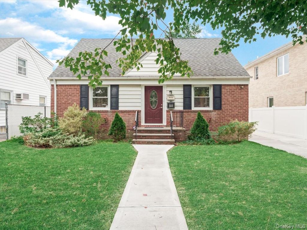 79-53 267th Street, Glen Oaks, NY 11004 — exterior