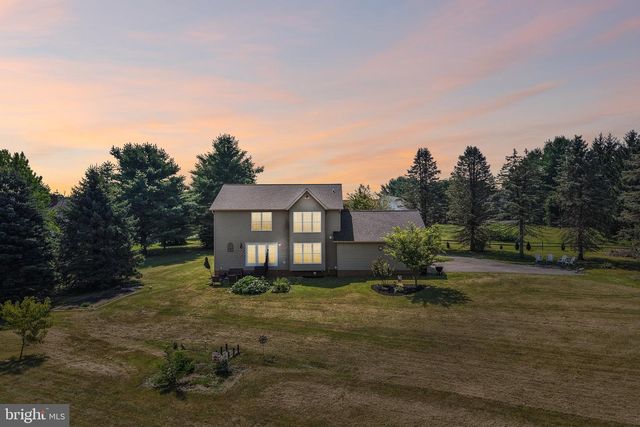 2092 TRIPLE GREEN CT, Hampstead, MD 21074
