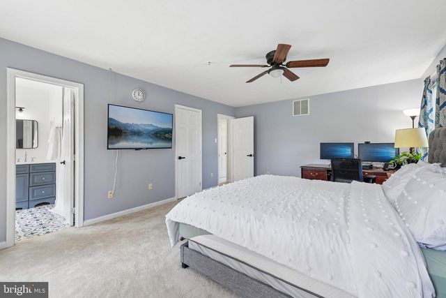 2092 TRIPLE GREEN CT, Hampstead, MD 21074