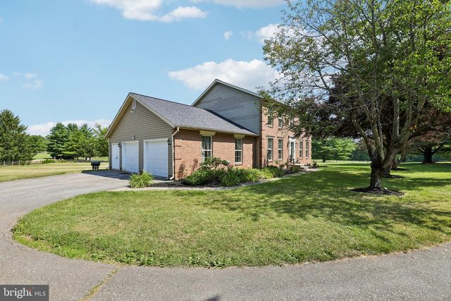 2092 TRIPLE GREEN CT, Hampstead, MD 21074