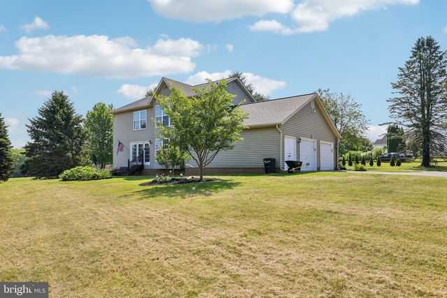 2092 TRIPLE GREEN CT, Hampstead, MD 21074