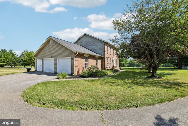 2092 TRIPLE GREEN CT, Hampstead, MD 21074