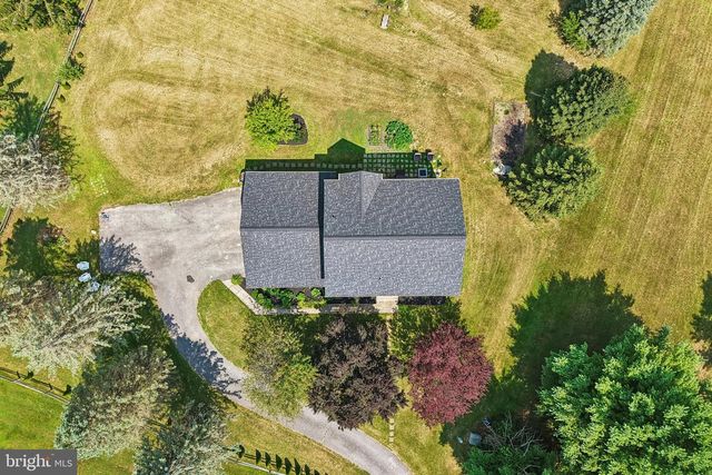2092 TRIPLE GREEN CT, Hampstead, MD 21074
