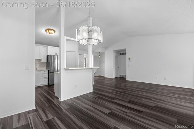 6680 Ridgefield Circle 201, West Bloomfield Charter Township, MI 48322