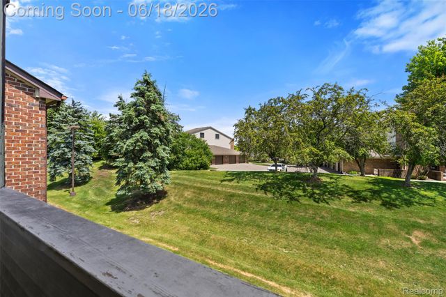 6680 Ridgefield Circle 201, West Bloomfield Charter Township, MI 48322