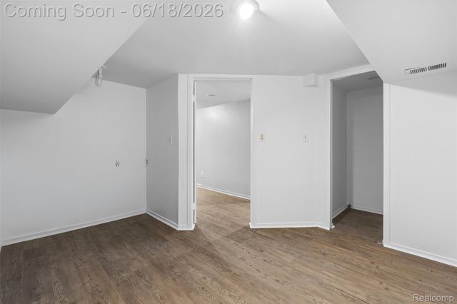 6680 Ridgefield Circle 201, West Bloomfield Charter Township, MI 48322