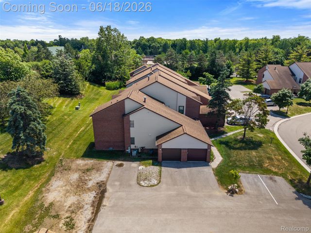 6680 Ridgefield Circle 201, West Bloomfield Charter Township, MI 48322