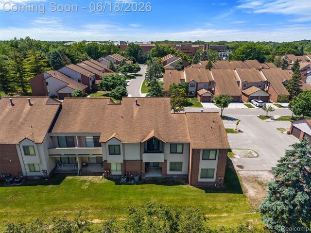 6680 Ridgefield Circle 201, West Bloomfield Charter Township, MI 48322