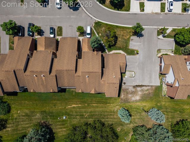 6680 Ridgefield Circle 201, West Bloomfield Charter Township, MI 48322