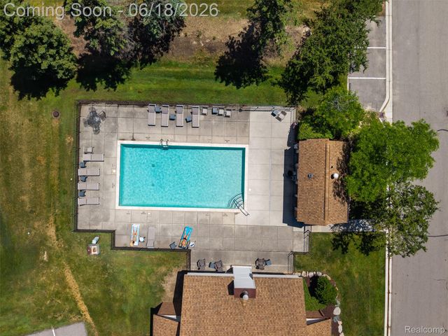 6680 Ridgefield Circle 201, West Bloomfield Charter Township, MI 48322