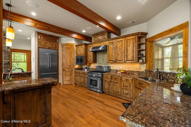 110 Wright Ct, Sandpoint, ID 83864