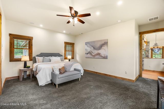 110 Wright Ct, Sandpoint, ID 83864