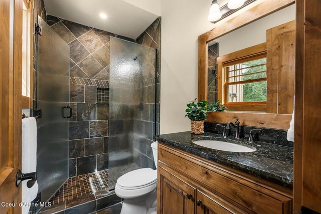 110 Wright Ct, Sandpoint, ID 83864
