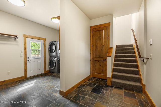 110 Wright Ct, Sandpoint, ID 83864