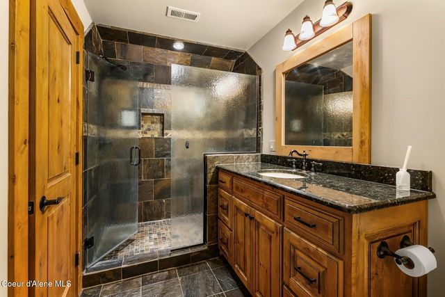 110 Wright Ct, Sandpoint, ID 83864