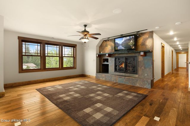 110 Wright Ct, Sandpoint, ID 83864
