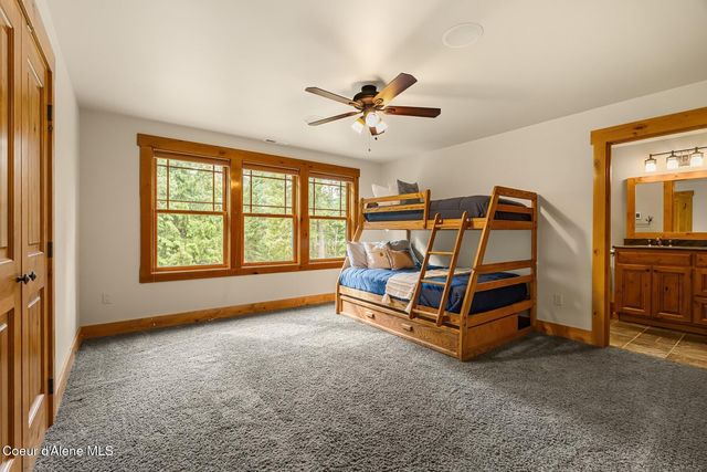 110 Wright Ct, Sandpoint, ID 83864