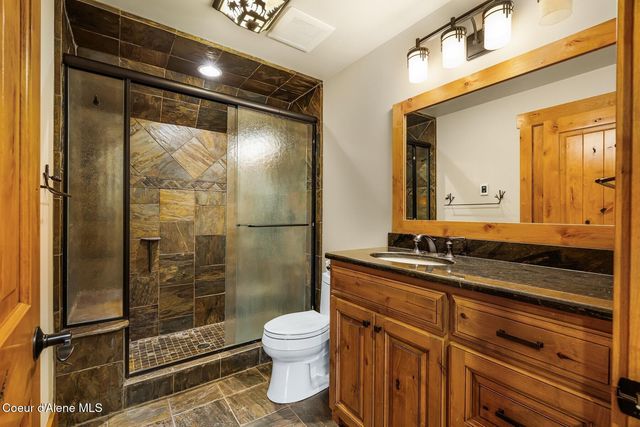 110 Wright Ct, Sandpoint, ID 83864