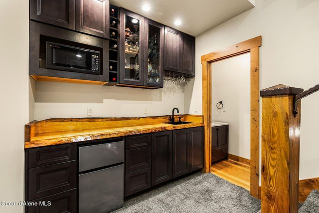 110 Wright Ct, Sandpoint, ID 83864