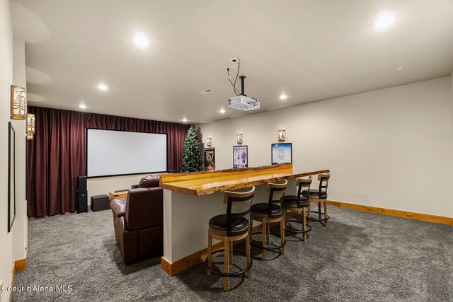 110 Wright Ct, Sandpoint, ID 83864