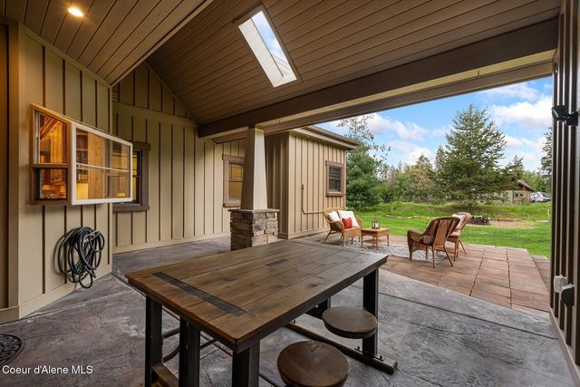 110 Wright Ct, Sandpoint, ID 83864
