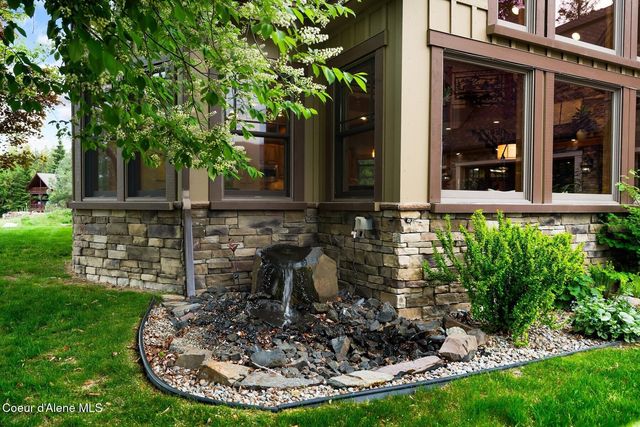 110 Wright Ct, Sandpoint, ID 83864