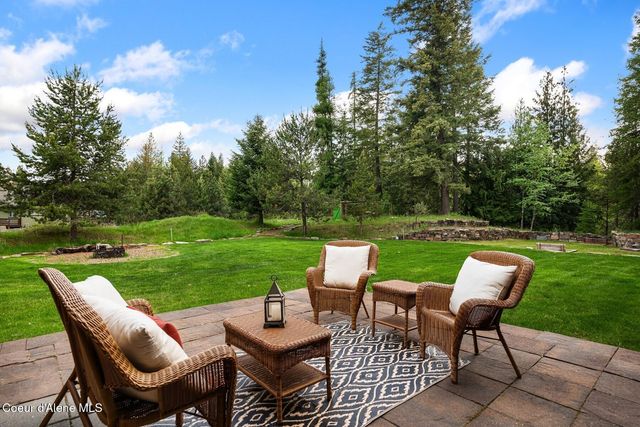 110 Wright Ct, Sandpoint, ID 83864