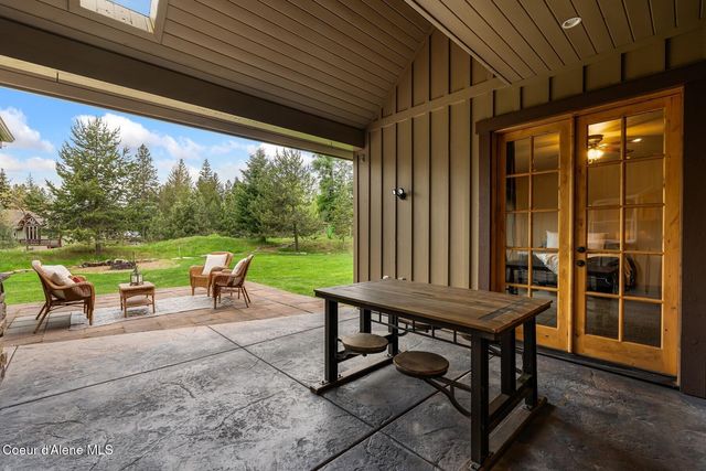 110 Wright Ct, Sandpoint, ID 83864