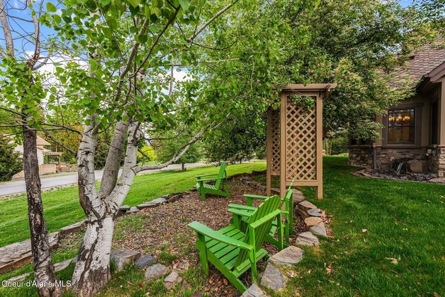 110 Wright Ct, Sandpoint, ID 83864