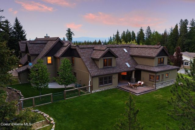 110 Wright Ct, Sandpoint, ID 83864