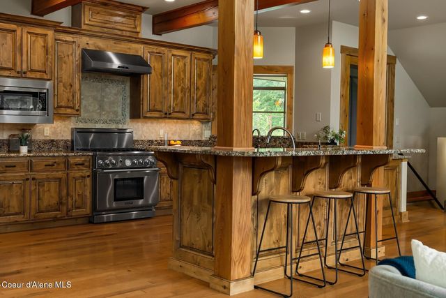 110 Wright Ct, Sandpoint, ID 83864