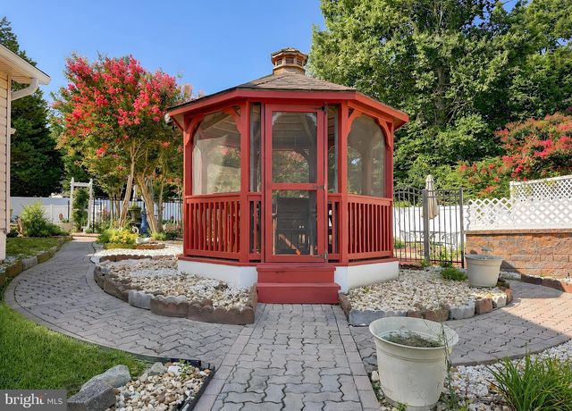 9301 LINHURST DR, Clinton, MD 20735