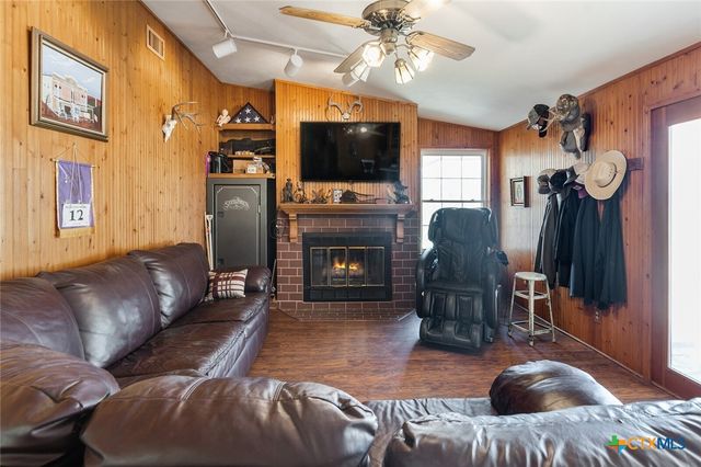 505 CR 4205, Cranfills Gap, TX 76637