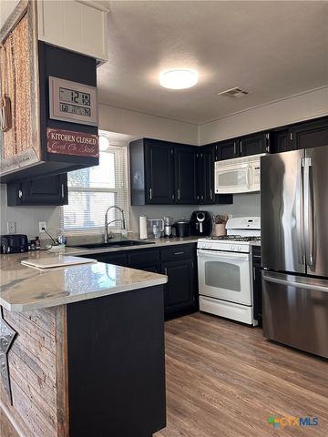 505 CR 4205, Cranfills Gap, TX 76637