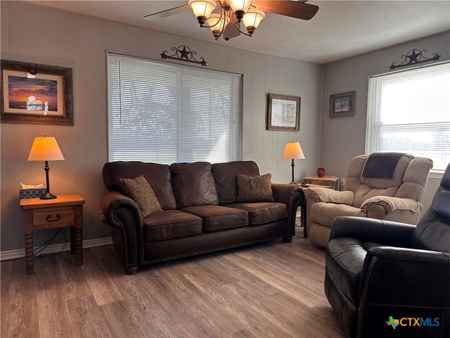 505 CR 4205, Cranfills Gap, TX 76637