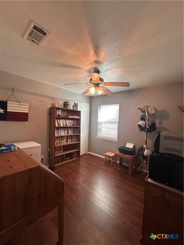 505 CR 4205, Cranfills Gap, TX 76637