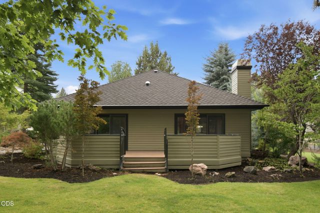 60750 Breckenridge Street, Bend, OR 97702