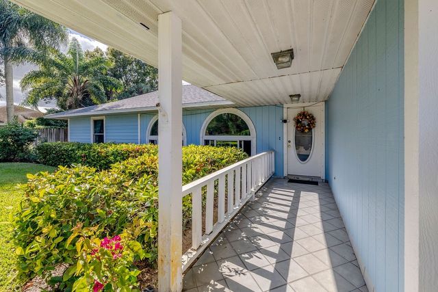 1635 71st Avenue, Vero Beach, FL 32966