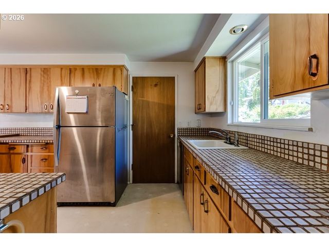 4355 PEARL St, Eugene, OR 97405