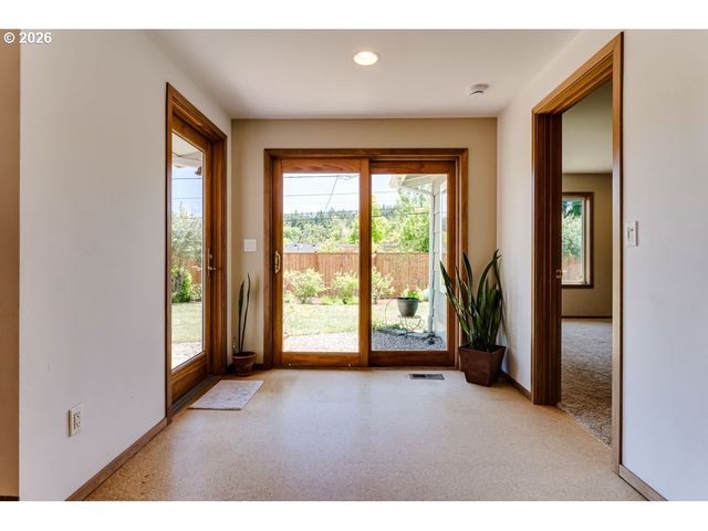 4355 PEARL St, Eugene, OR 97405