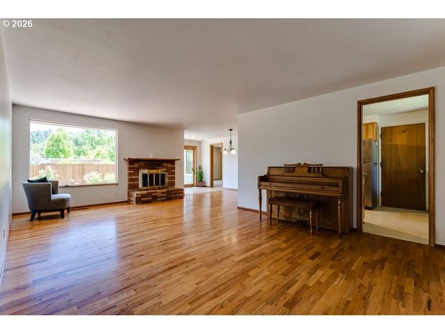 4355 PEARL St, Eugene, OR 97405