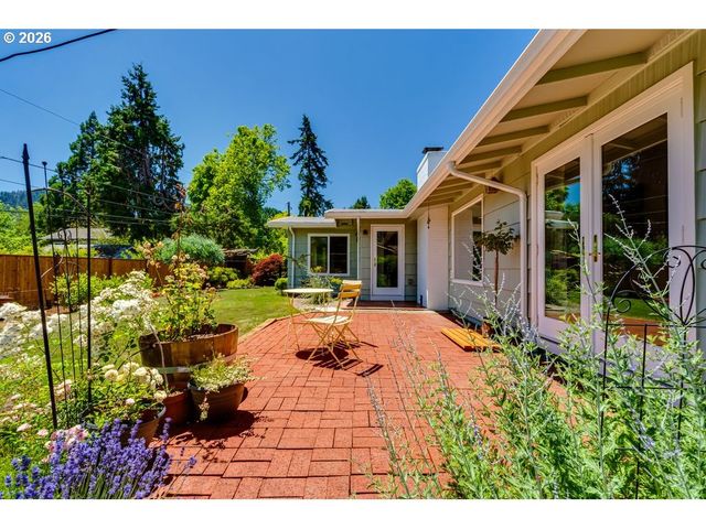 4355 PEARL St, Eugene, OR 97405
