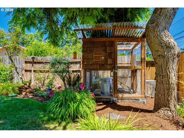 4355 PEARL St, Eugene, OR 97405