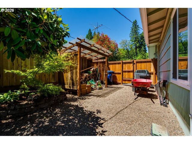 4355 PEARL St, Eugene, OR 97405