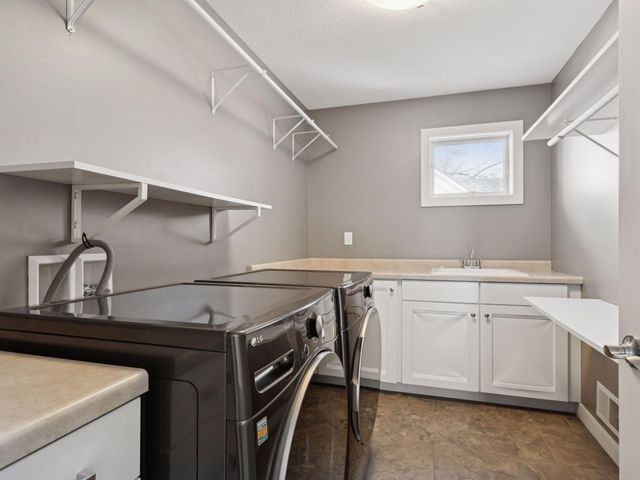 192 Wheeler Street S, Saint Paul, MN 55105