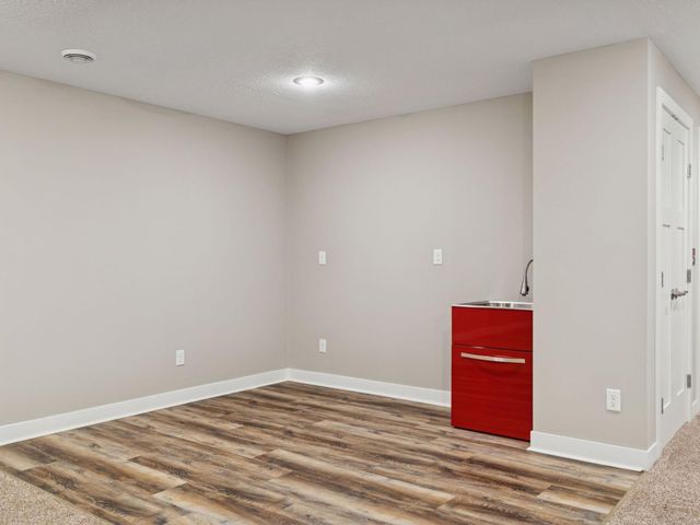 192 Wheeler Street S, Saint Paul, MN 55105