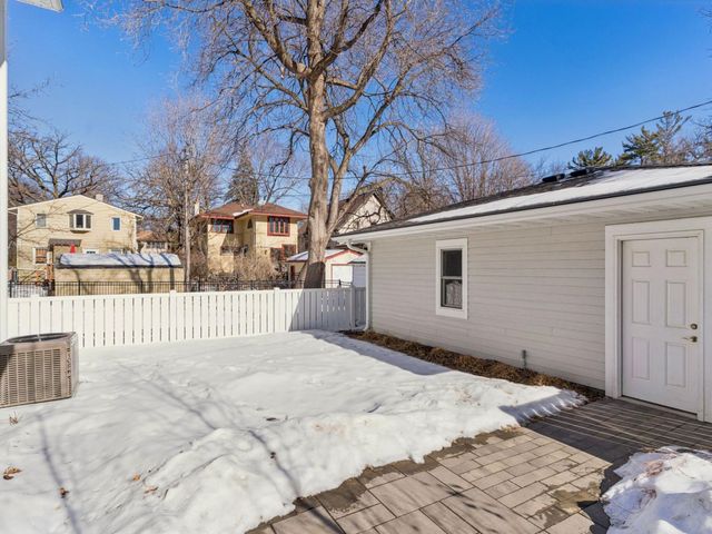 192 Wheeler Street S, Saint Paul, MN 55105