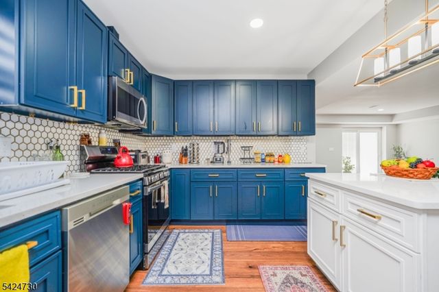 134 Union St, Carteret Boro, NJ 07008