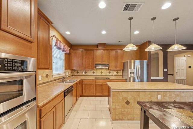 141 Springtree Gate, Cibolo, TX 78108
