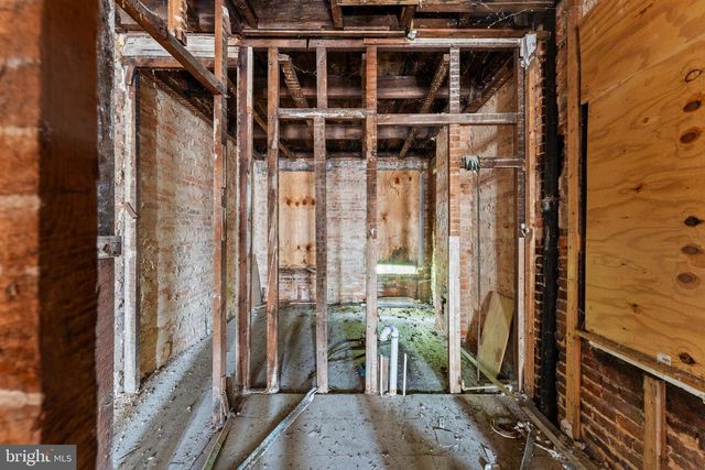 809 APPLETON ST, Baltimore, MD 21217